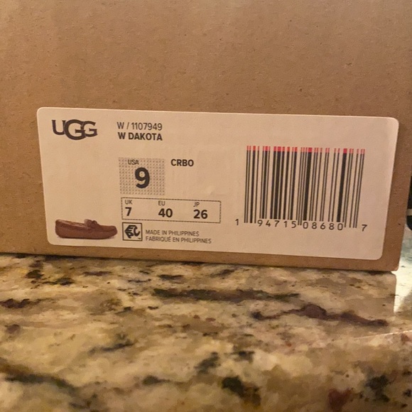 brand new ugg moccasins - Picture 4 of 4
